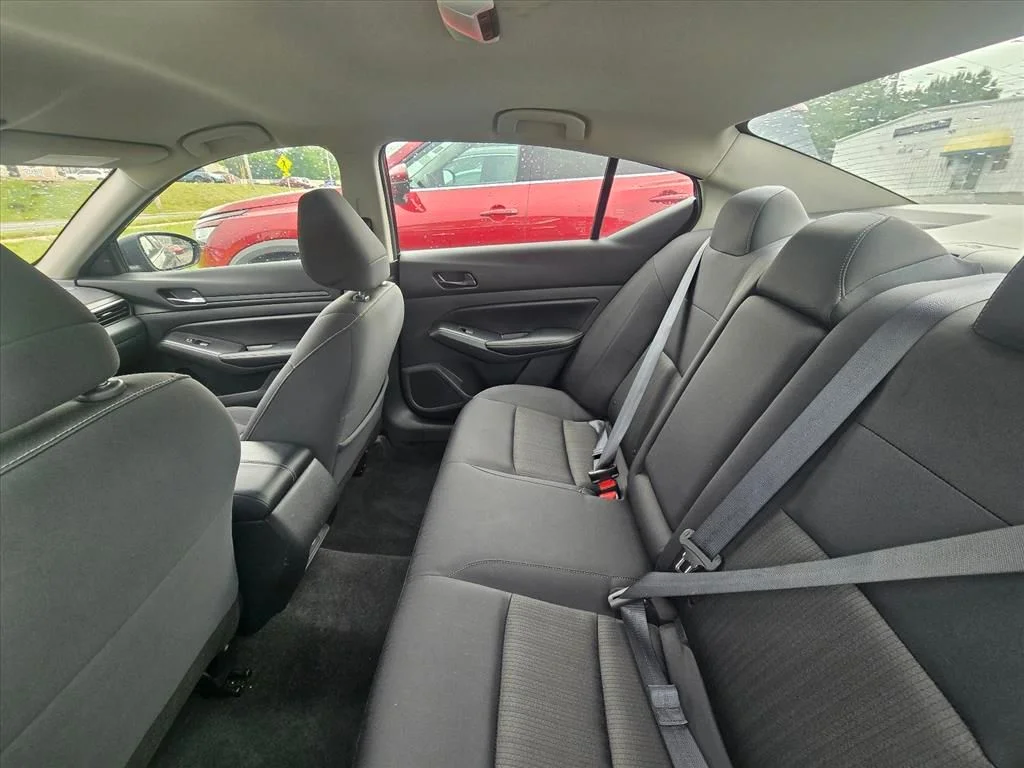 Used 2025 Black Nissan 2.5 SV image 5