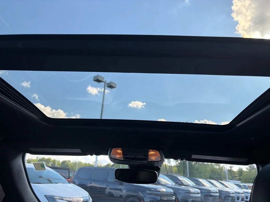 Certified Used 2020 Black Jeep Overland image 14