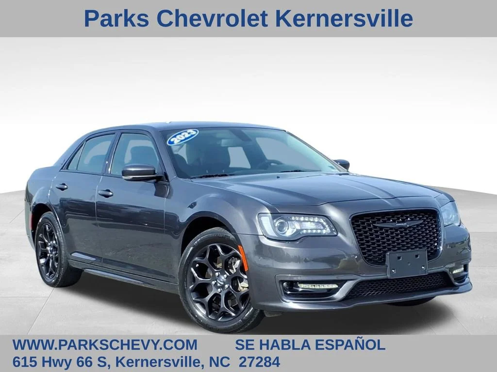 2023 Chrysler 300 Touring L AWD's photo
