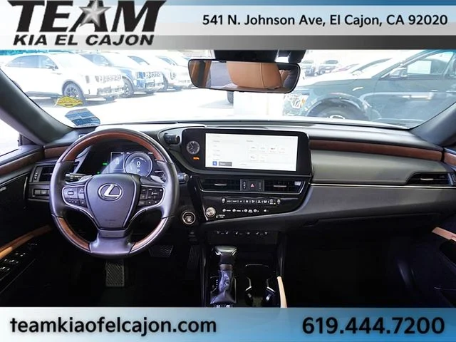 Used 2024 White Lexus 300h Ultra Luxury image 23