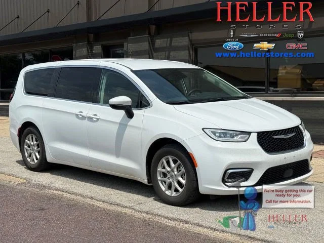Used 2023 Bright White Clearcoat Chrysler Touring L image 1
