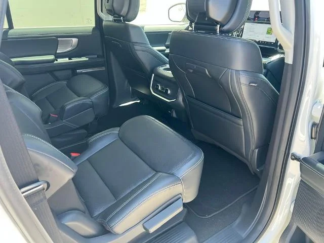 New 2027 Star White Metallic Tri-Coat Ford MAX Platinum image 68