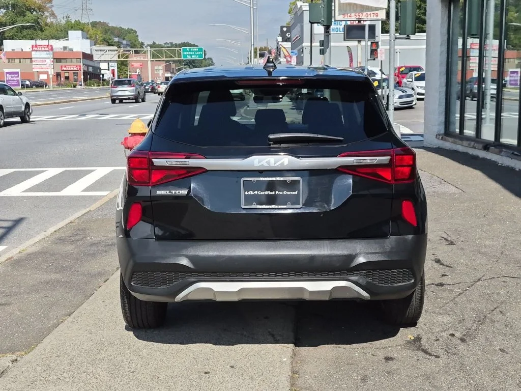 Used 2023 Black Kia LX image 6