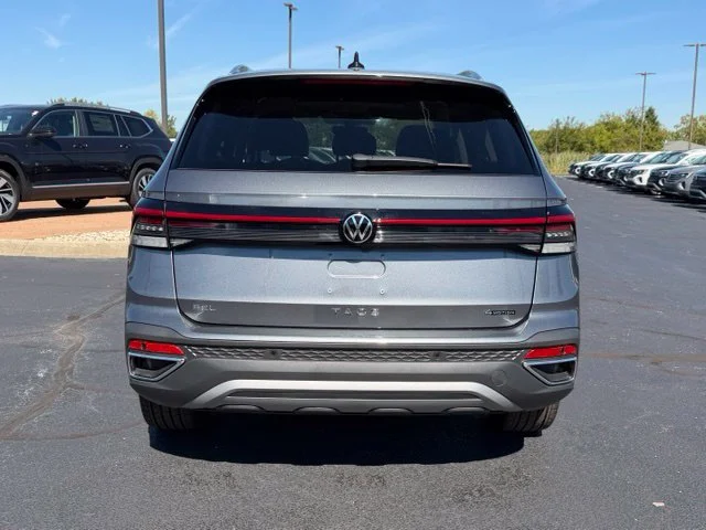 New 2027 Platinum Gray Metallic Volkswagen 1.5T SEL image 4