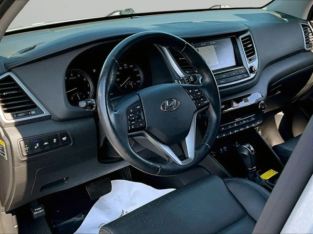 Used 2018 Silver Hyundai Limited image 17