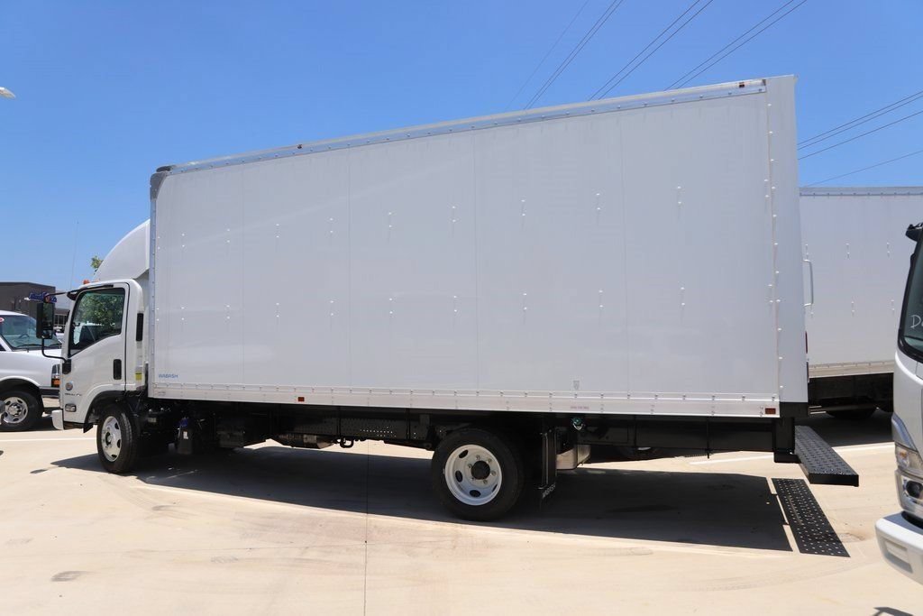 New 2024 Arc White Chevrolet Standard image 11