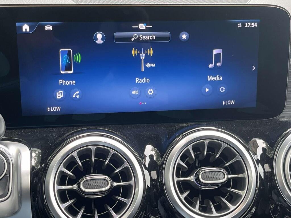 New 2026 Mountain Grey Metallic Mercedes-Benz GLB 250 image 22