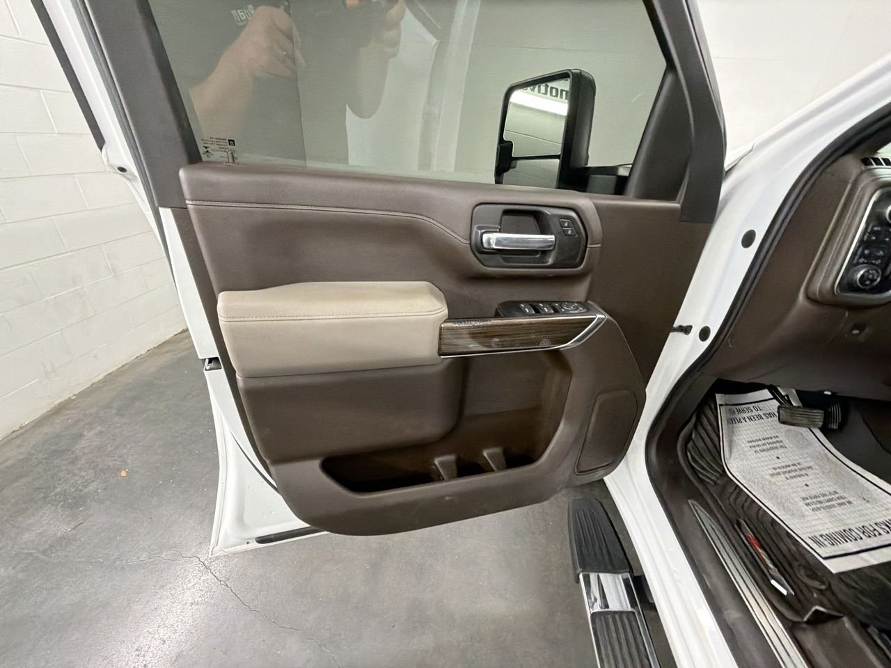 Used 2022 Summit White Chevrolet LT image 21