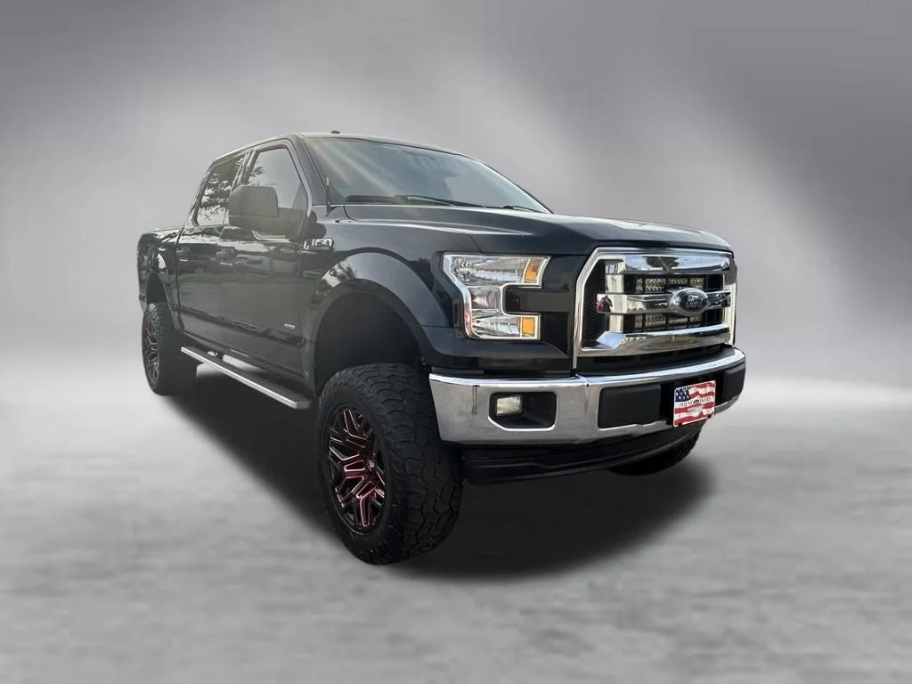 Used 2017 Shadow Black Ford XLT image 2