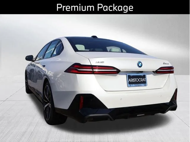 New 2026 Mineral White Metallic BMW 550e xDrive image 7