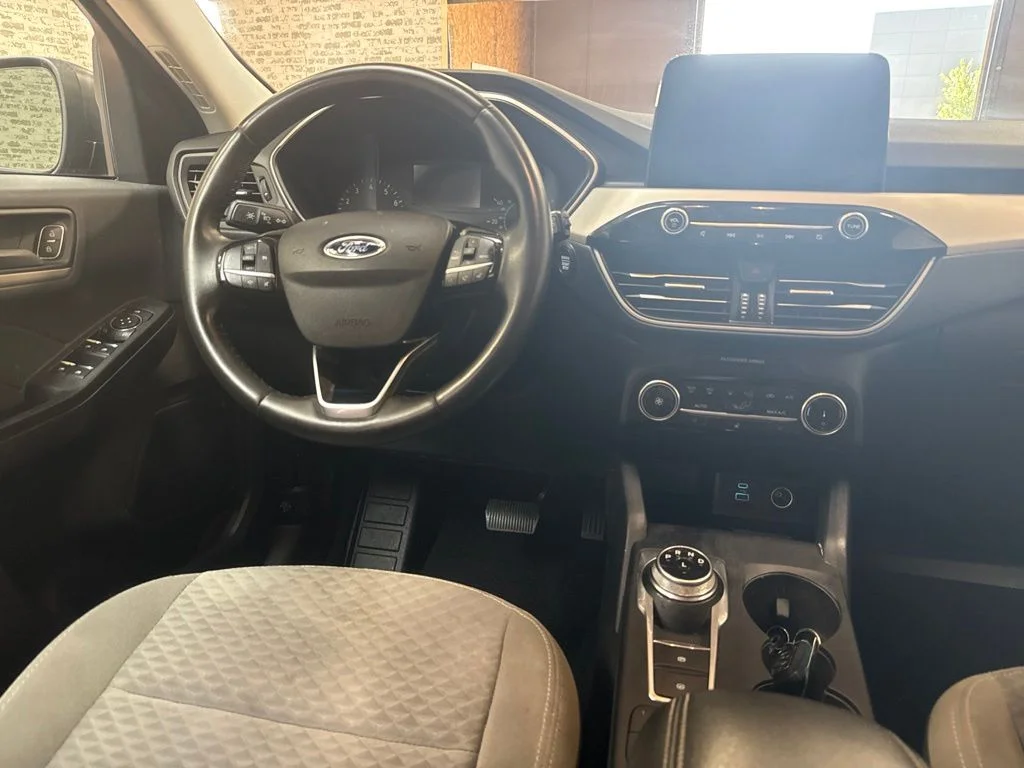 Used 2022 Blue Ford SE image 15