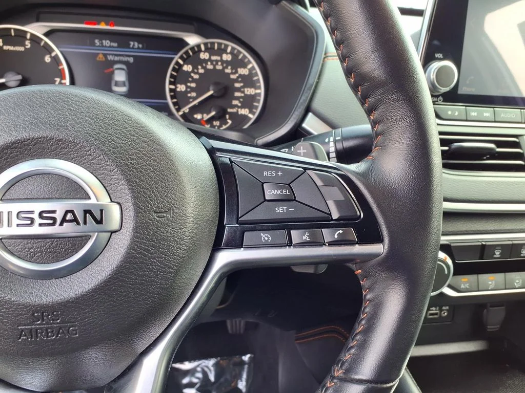 Used 2020 White Nissan 2.5 SR image 17