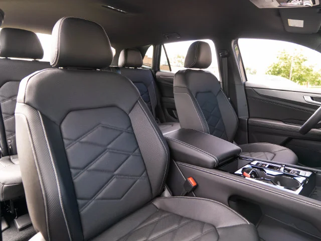 New 2026 Gray Volkswagen SE w/Technology image 15