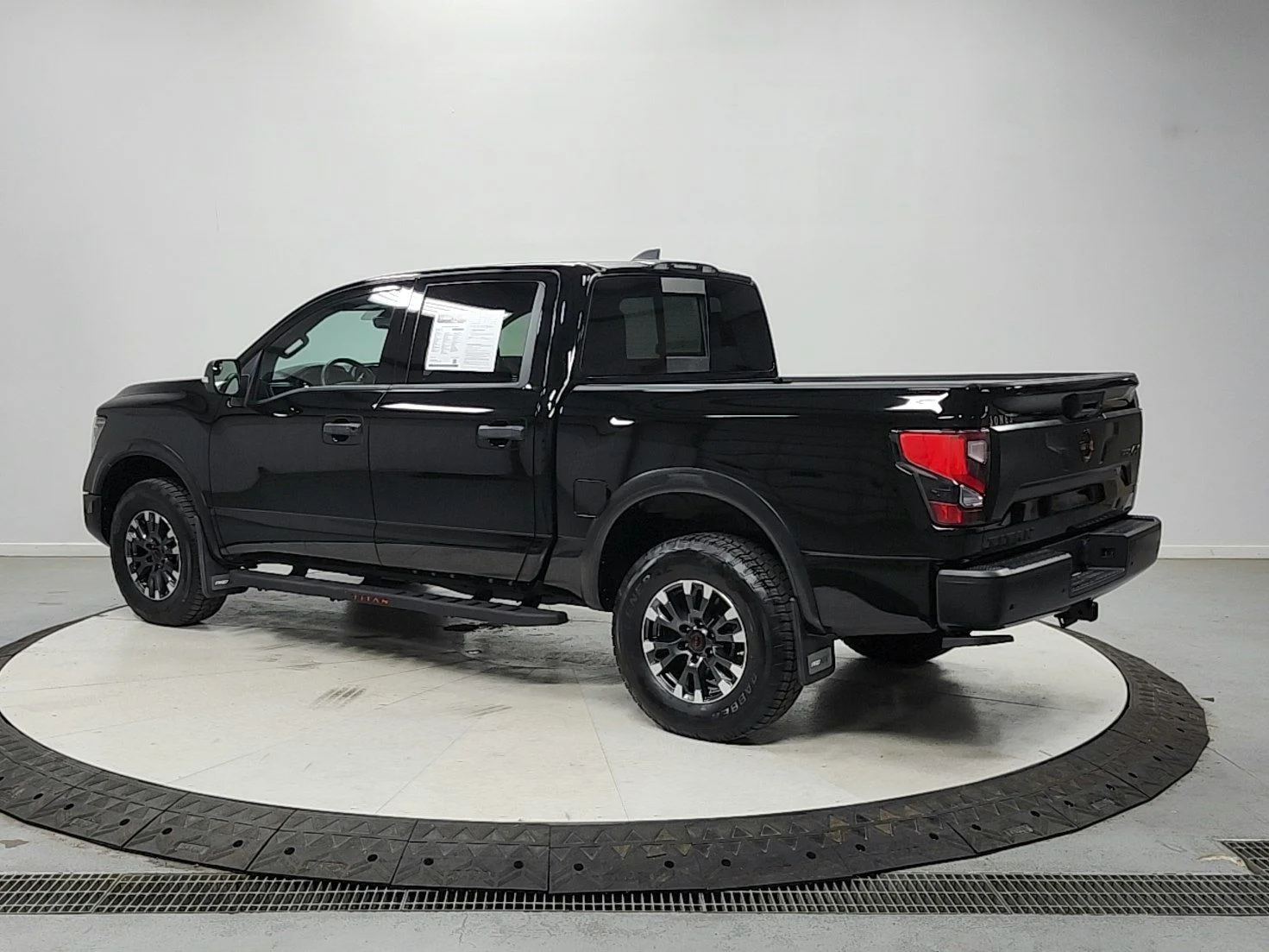Used 2024 Black Nissan PRO-4X image 5