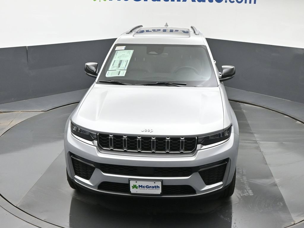 New 2026 Silver Zynith Exterior Paint Jeep Limited image 28