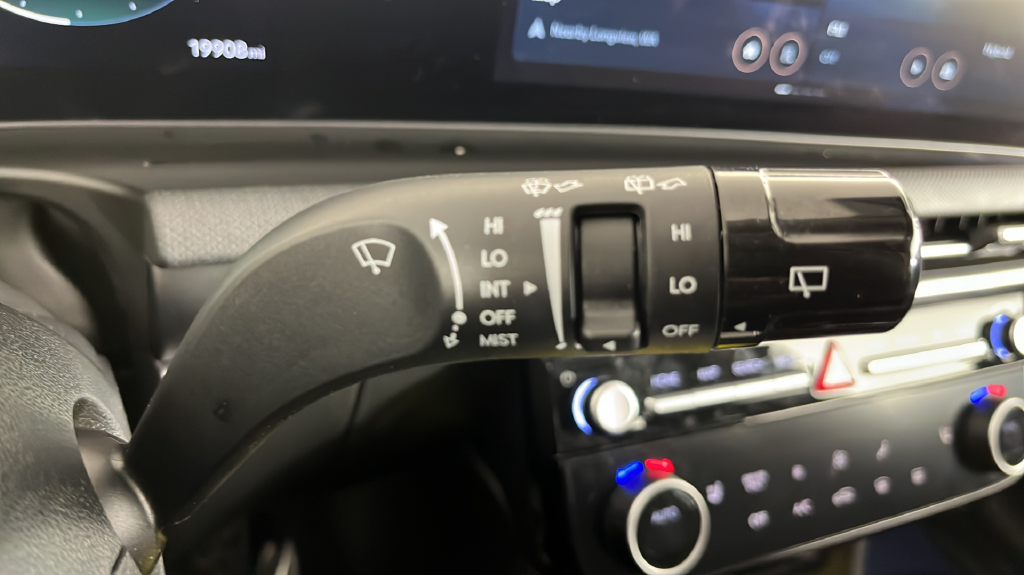 Used 2025 Beige Hyundai SEL Convenience image 29