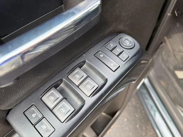 Used 2018 DARK SLATE METALLIC GMC SLT image 14