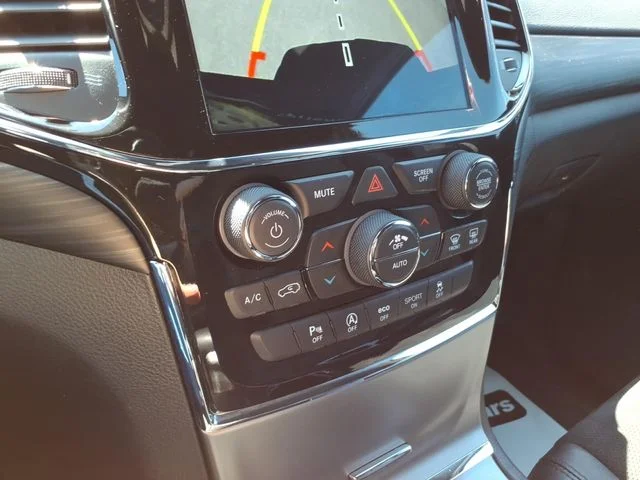 Used 2022 Red Jeep Laredo X image 28