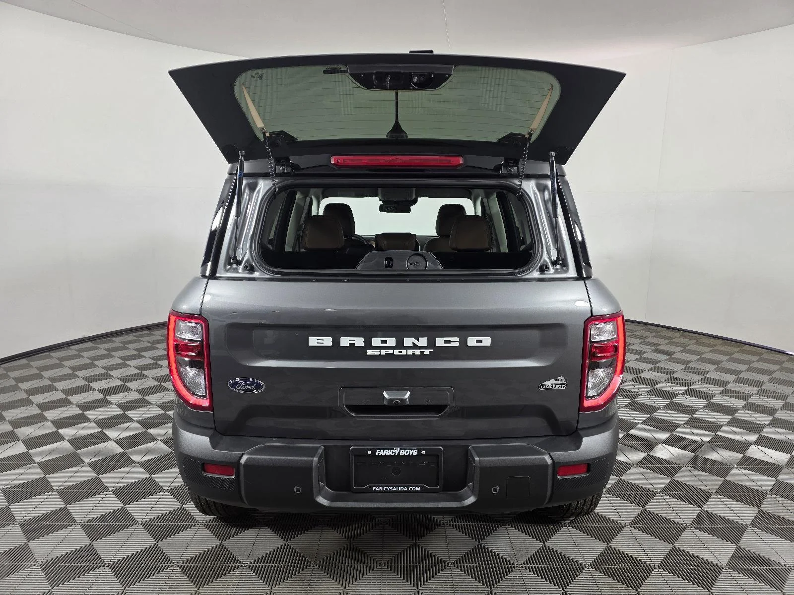 Used 2025 Carbonized Gray Metallic Ford Outer Banks image 5