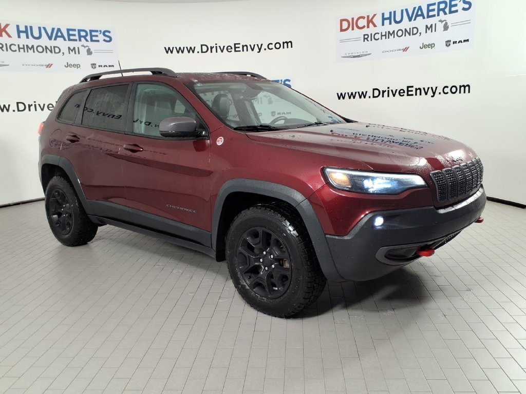 Used 2019 Red Jeep Trailhawk image 3