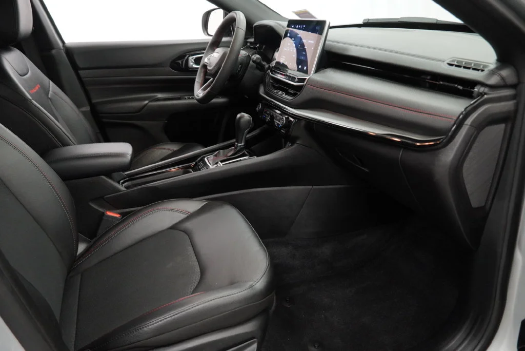 Certified Used 2025 Silver Jeep Trailhawk image 39