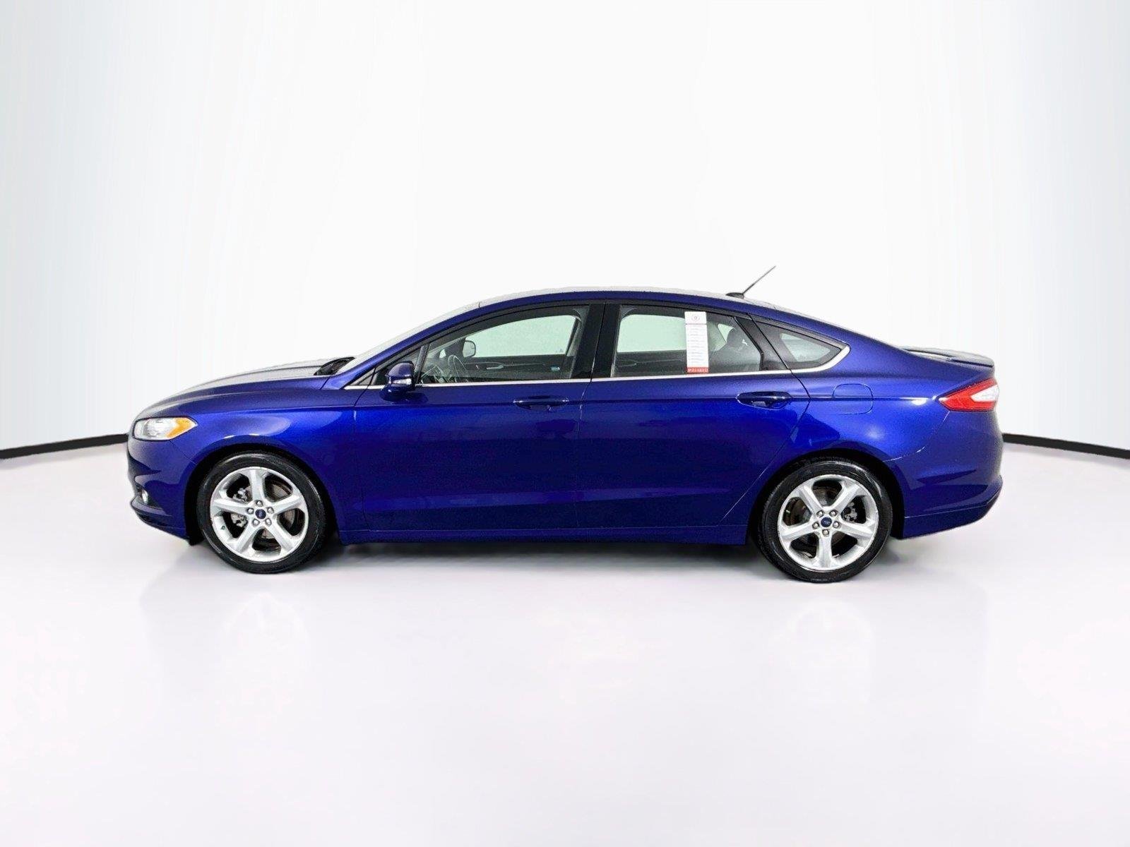 Used 2016 Deep Impact Blue Ford SE image 13