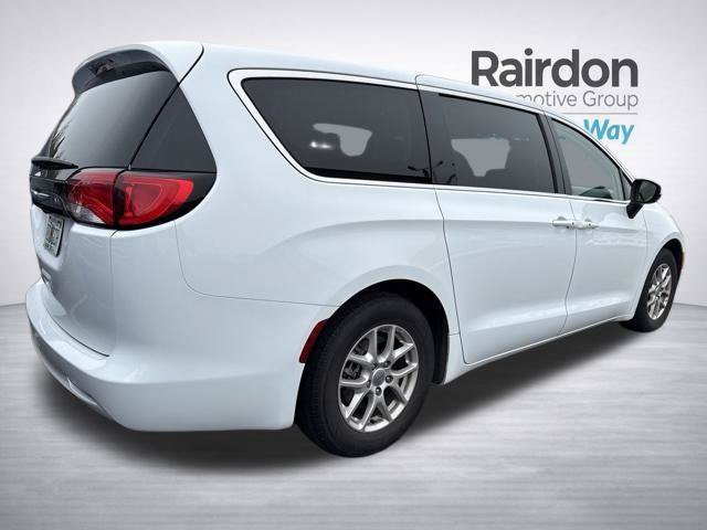 Used 2023 Bright White Clearcoat Chrysler LX image 13