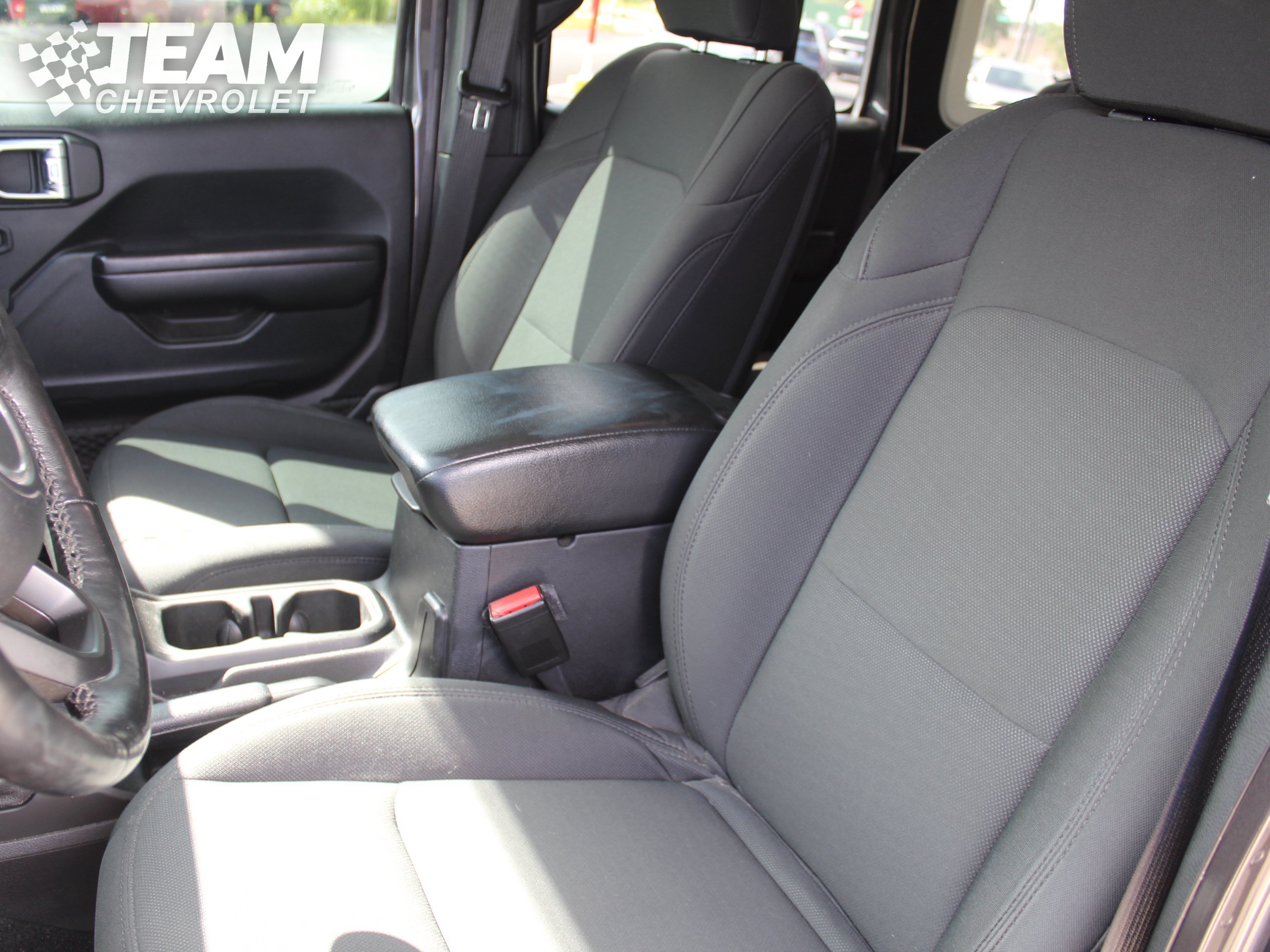 Used 2021 Gray Jeep Sport Altitude 4x4 image 11