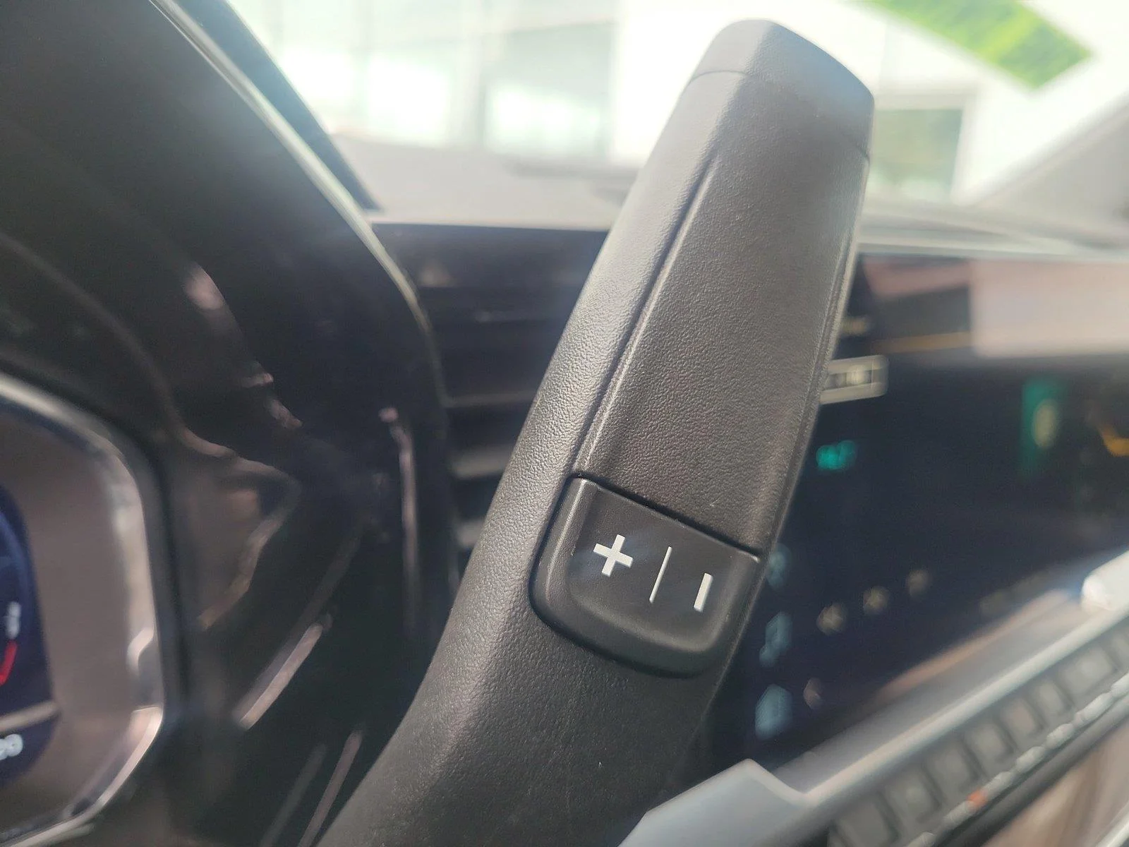 Used 2023 Summit White Chevrolet LT (2FL) image 27