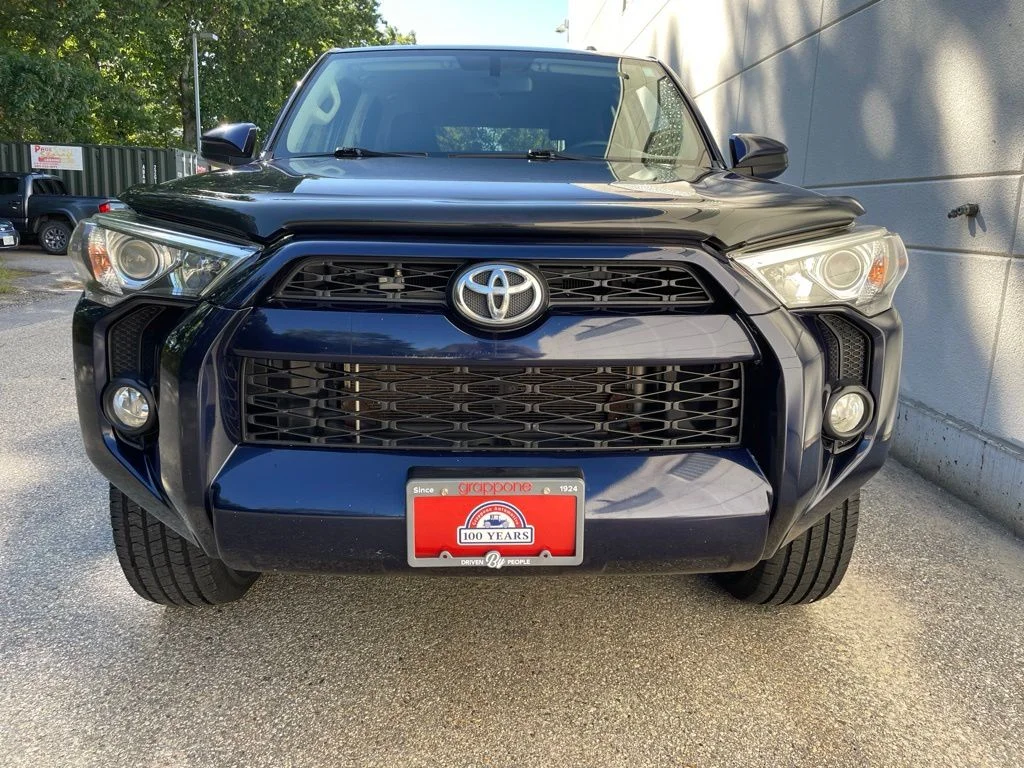 Used 2017 Blue Toyota SR5 image 3