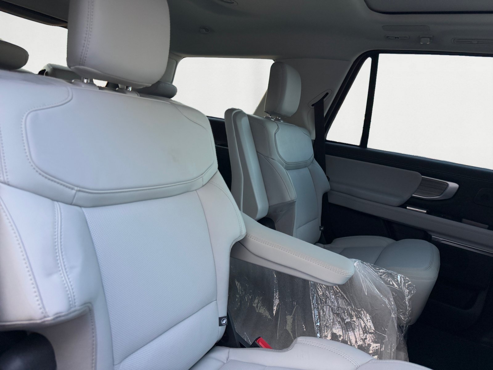 New 2027 Nocturnal Blue Metallic Ford Platinum image 18