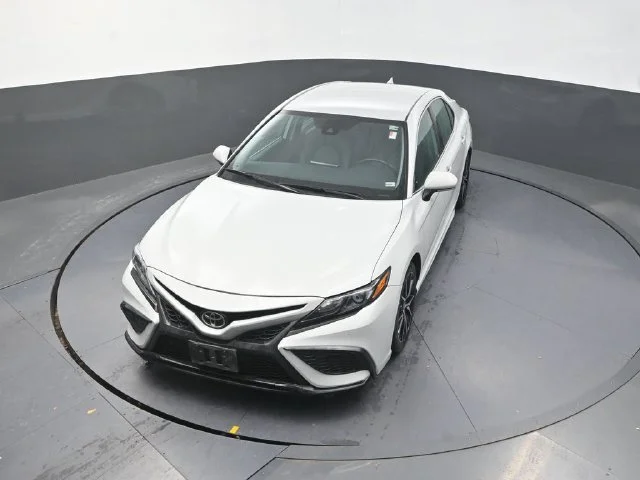 Used 2022 White Toyota SE image 24