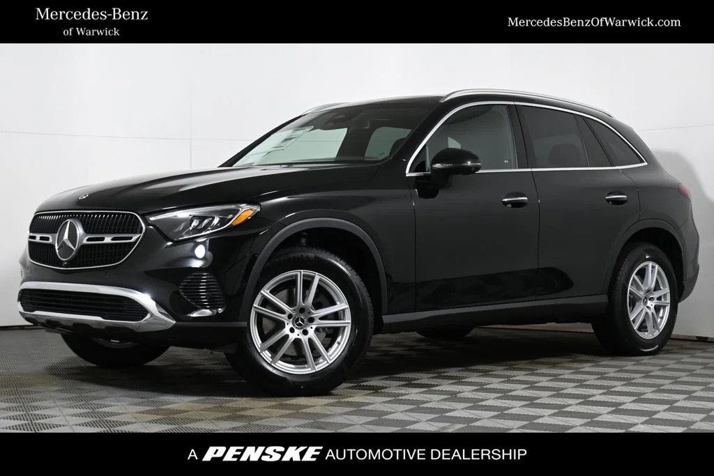 Used 2026  Mercedes-Benz GLC 300 image 1