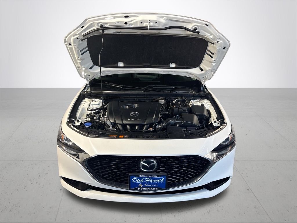 Used 2021 White Mazda Preferred image 23