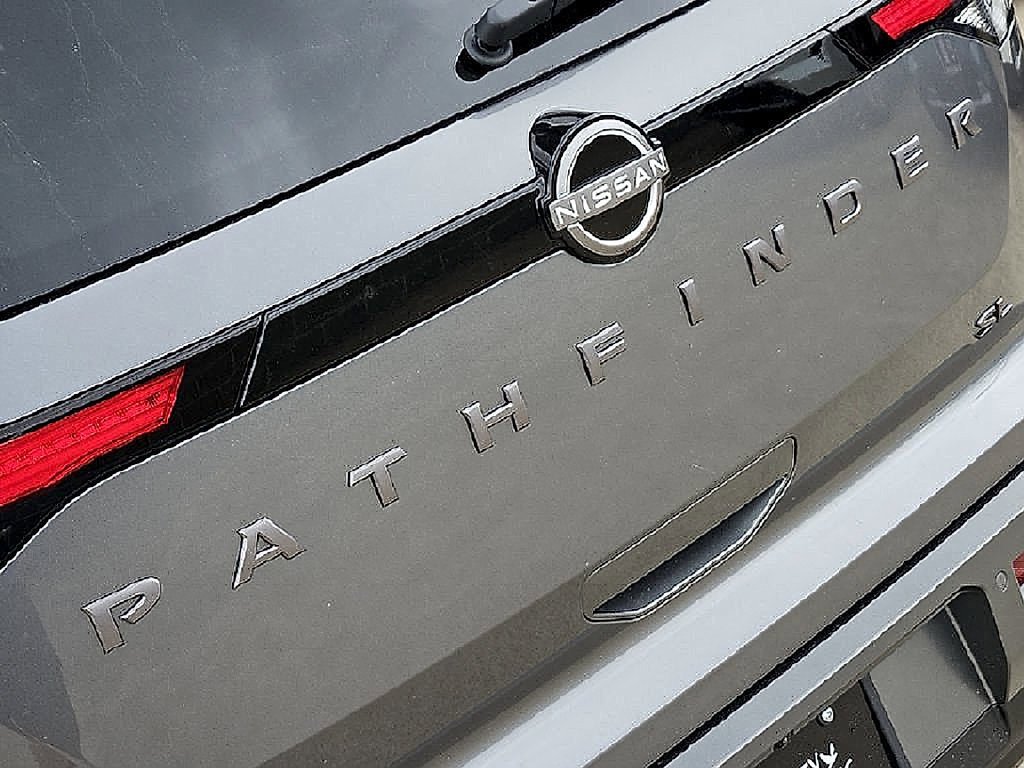 New 2026 Gray Nissan SL image 17