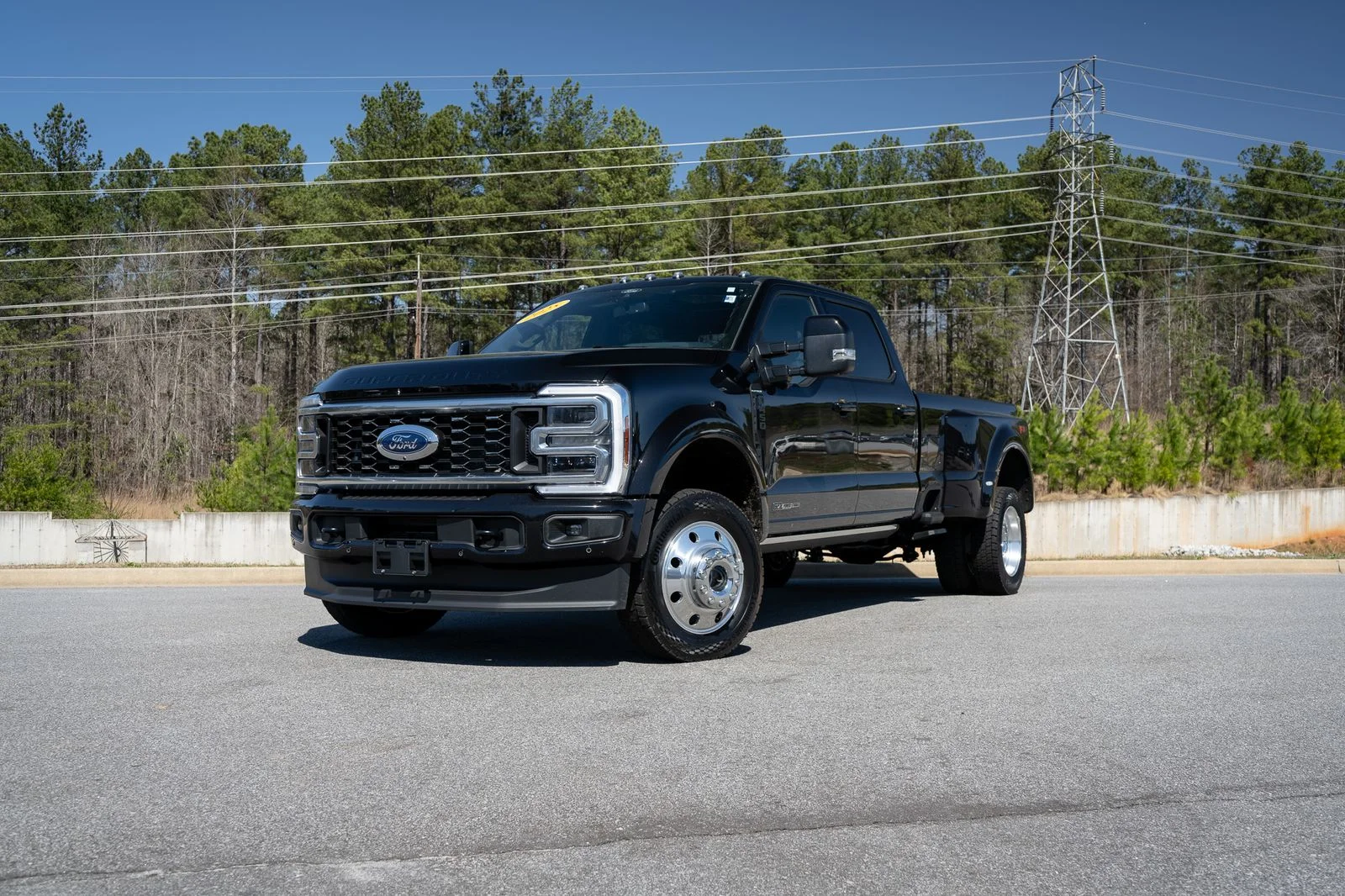 2025 Ford F-450 Platinum 4x4 Crew Cab 8' Box DRW's photo
