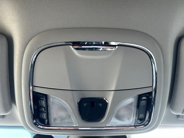 Used 2023 Gray Jeep Altitude image 33