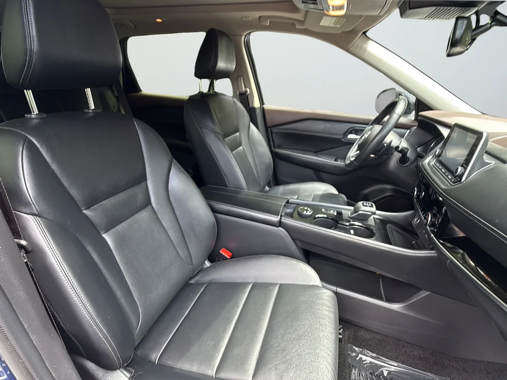 Used 2023 Blue Nissan SL image 27
