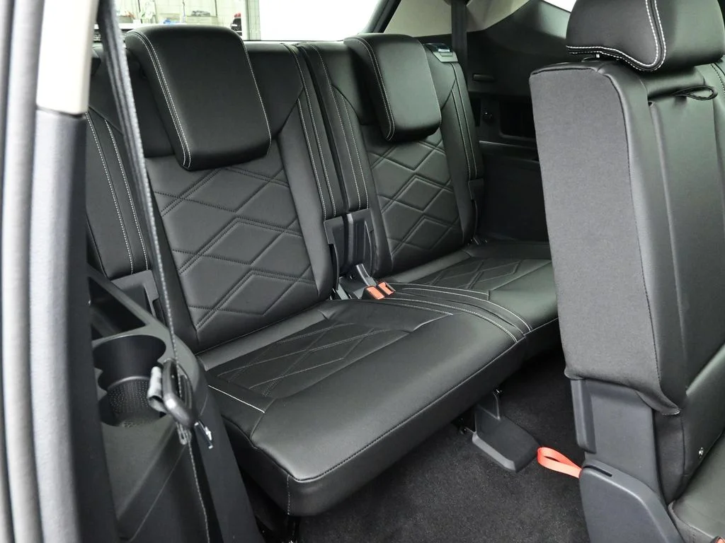 Used 2026  Volkswagen 2.0T SE w/Technology image 12