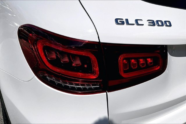 Certified Used 2022  Mercedes-Benz GLC 300 image 24