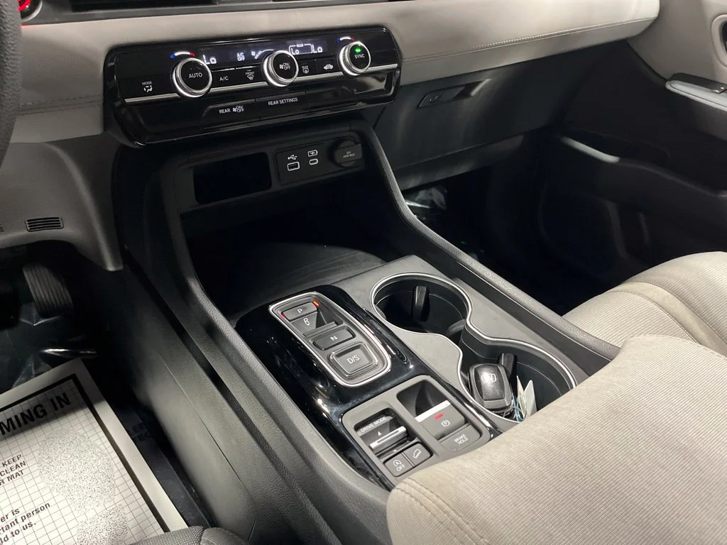 2023 Honda Pilot LX - Photo 23