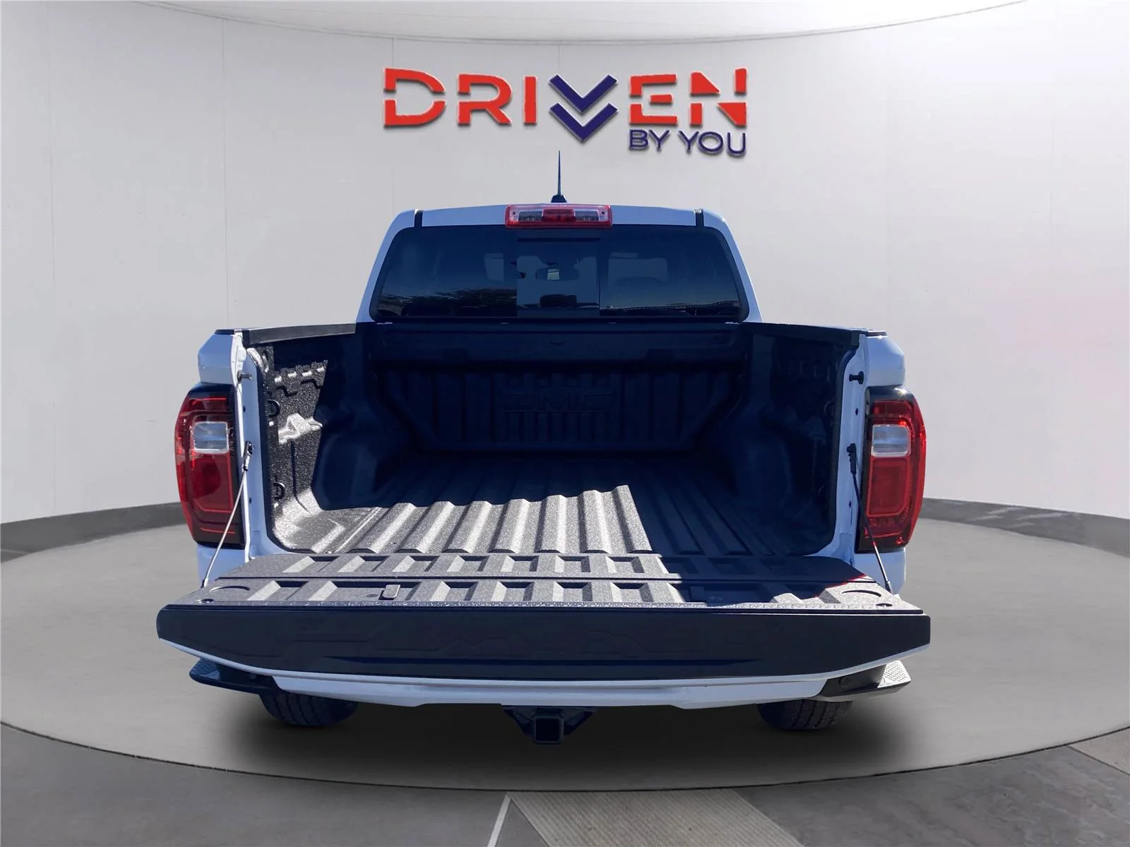New 2026 Summit White GMC Elevation image 34