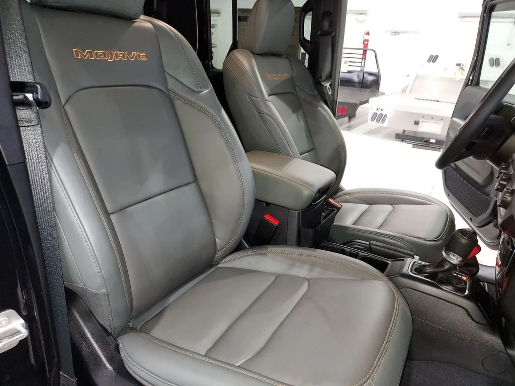 Used 2025 Black Jeep Mojave image 30