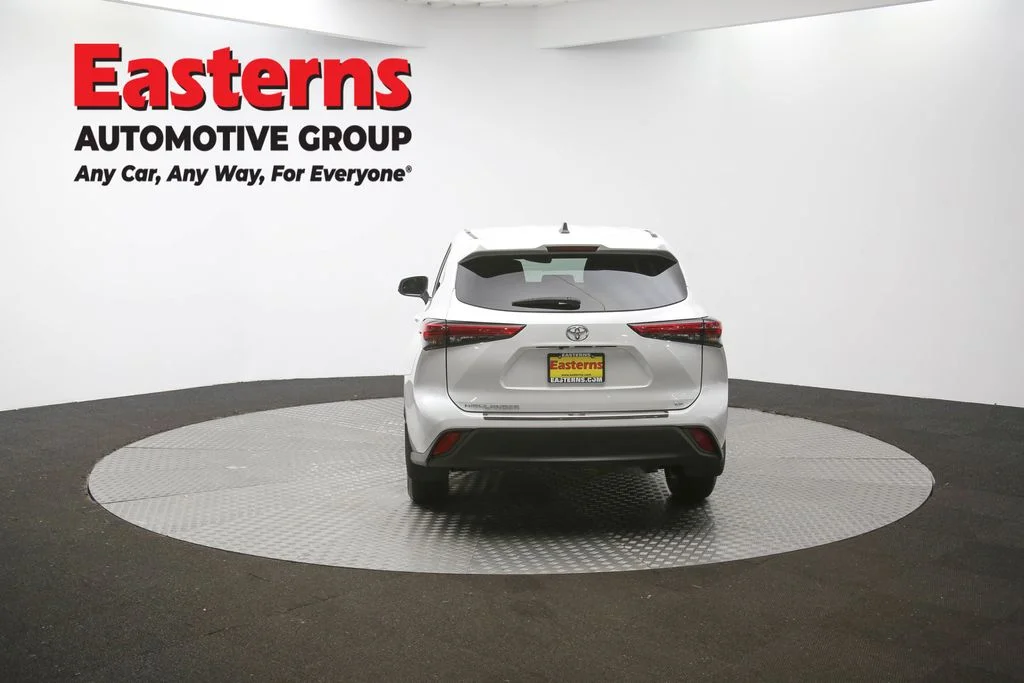 Used 2023 White Toyota LE image 36