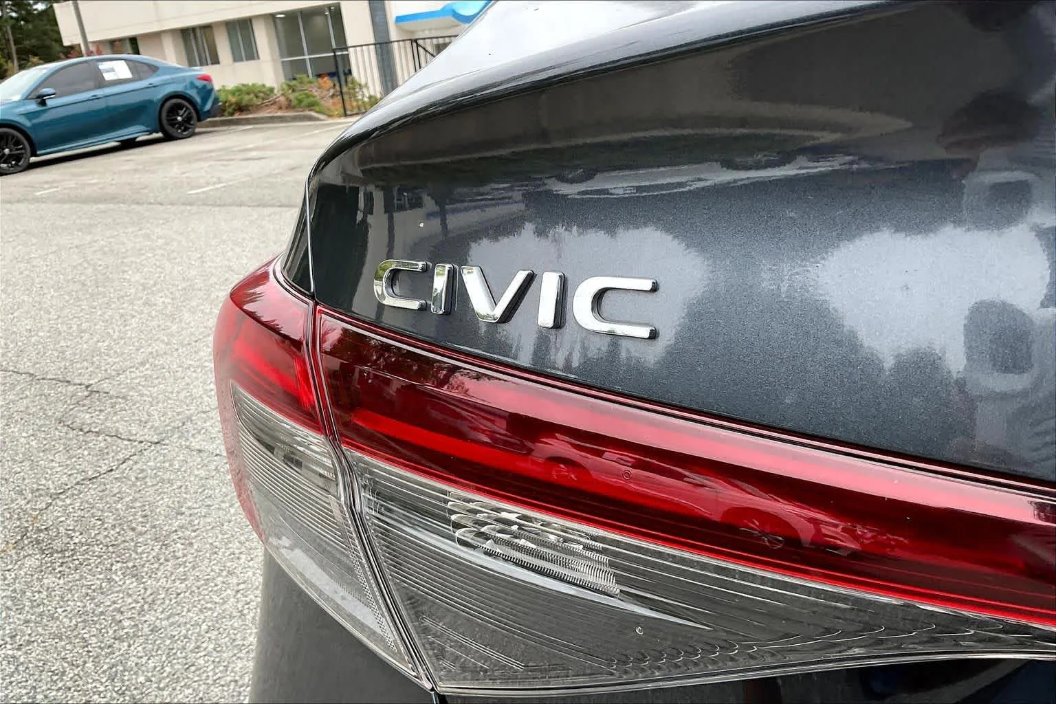 Used 2025 Meteorite Gray Metallic Honda Sport image 31