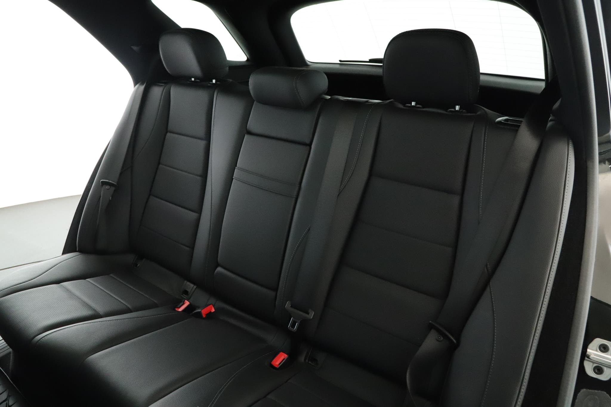 Used 2022 Black Mercedes-Benz GLE 450 4MATIC® SUV image 6