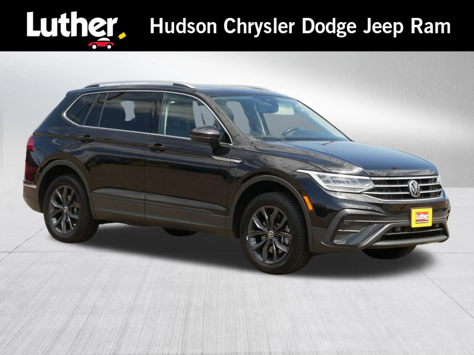 2022 Volkswagen Tiguan 2.0T SE 4Motion's photo