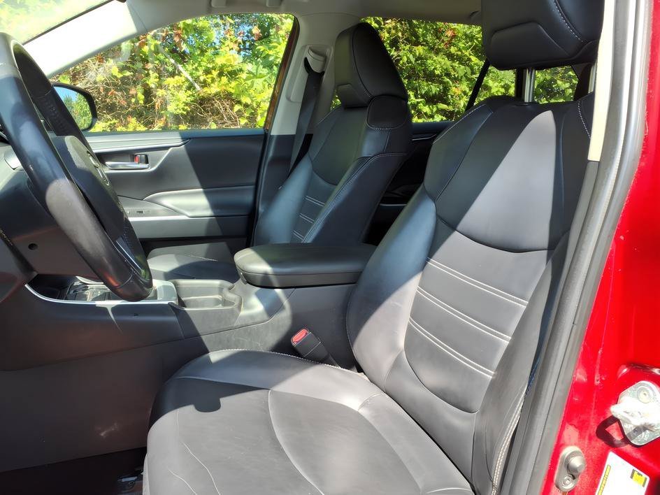 Used 2019 Ruby Flare Pearl Toyota XLE Premium image 17