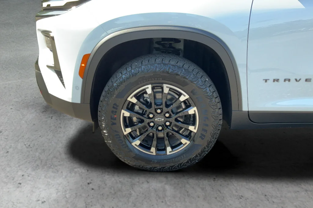 New 2026 Polar White Tricoat Chevrolet Z71 image 22