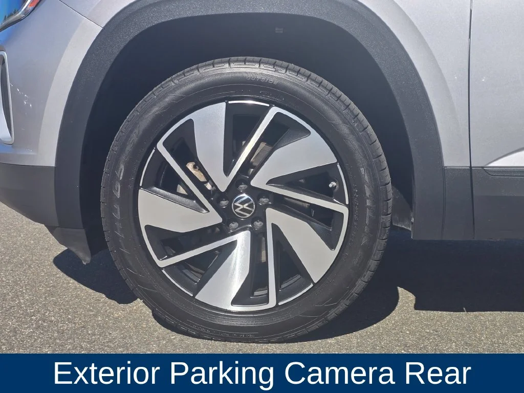 Used 2024  Volkswagen 2.0T SE w/Technology image 8